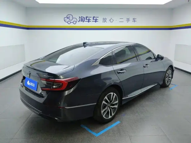Honda Accord — Фото автомобиля 3