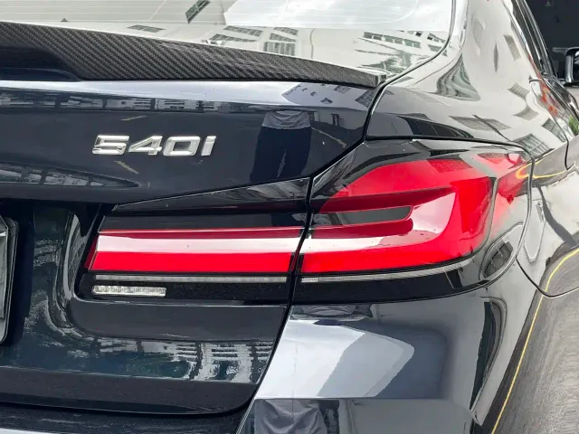 BMW 5 Series — Фото автомобиля 15
