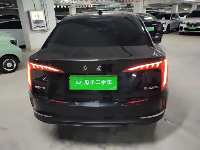 Hongqi E-QM5 — Фото автомобиля 6