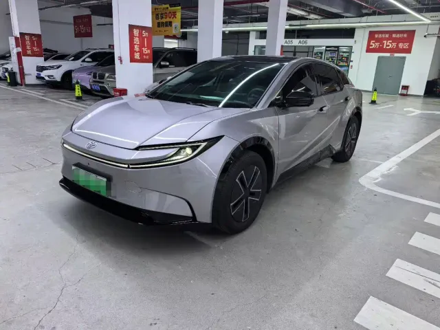 Фотография автомобиля — Toyota bZ5
