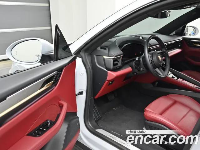 Porsche Macan — Фото автомобиля 11