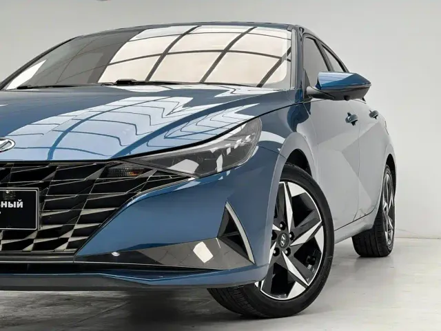 Hyundai Elantra — Фото автомобиля 4