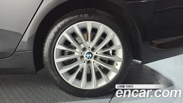 BMW 5 Series G30 — Фото автомобиля 6
