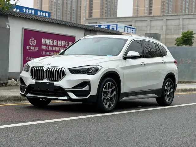Фотография автомобиля — BMW X1