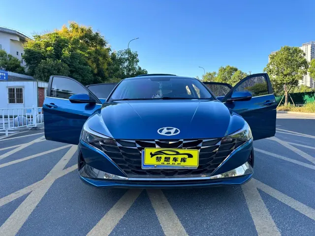 Hyundai Elantra — Фото автомобиля 8
