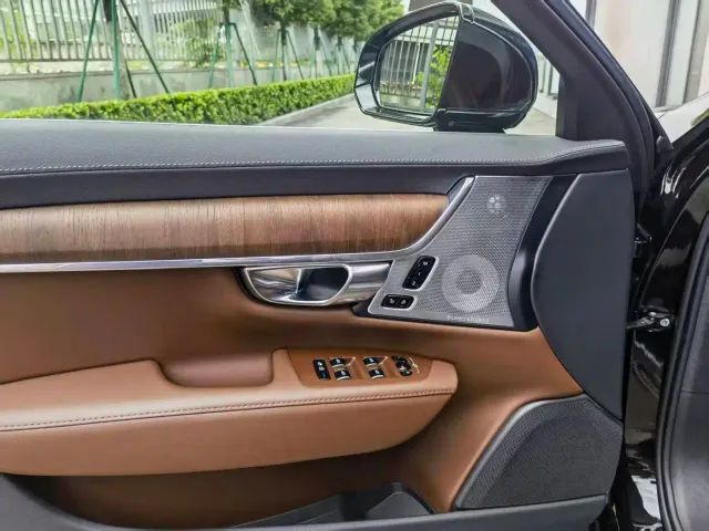 Volvo S90 — Фото автомобиля 18