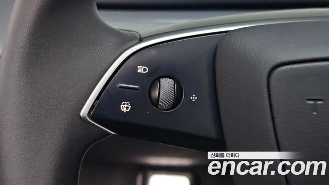 Tesla Model Y — Фото автомобиля 9