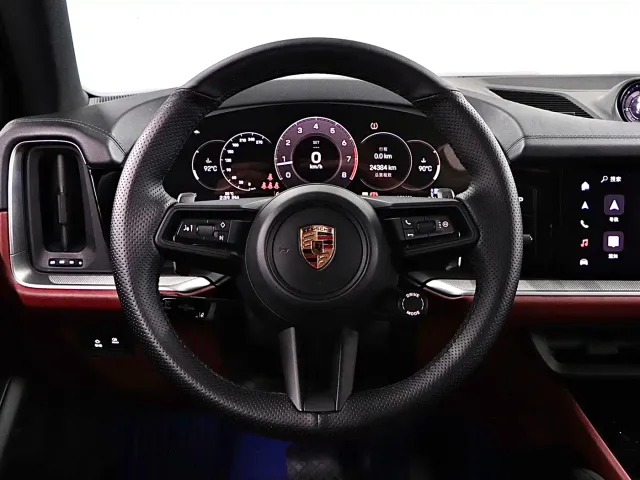 Porsche Cayenne — Фото автомобиля 10