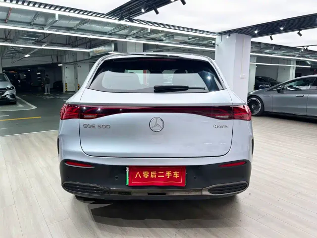 Mercedes-Benz EQE SUV — Фото автомобиля 6