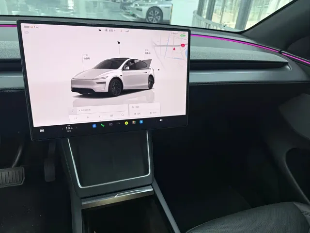 Tesla Model Y — Фото автомобиля 9