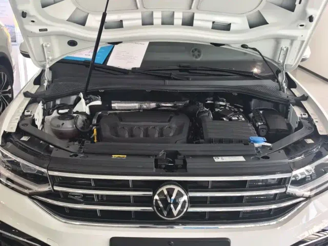 Volkswagen Tiguan L — Фото автомобиля 14