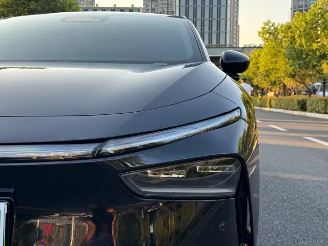 Xpeng P7+ — Фото автомобиля 27
