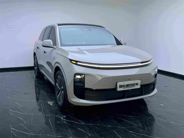 Li Auto L6 — Фото автомобиля 2