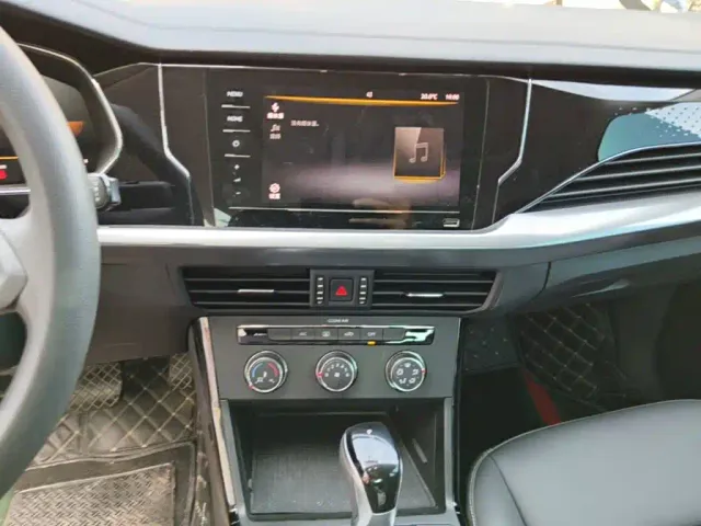 Volkswagen Passat — Фото автомобиля 12