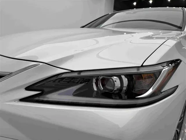 Lexus ES — Фото автомобиля 29