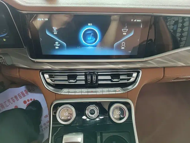 Hongqi H9 — Фото автомобиля 12