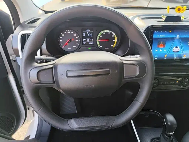 Roewe Clever — Фото автомобиля 10