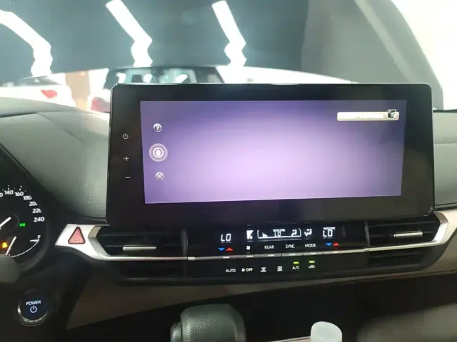 Toyota Granvia — Фото автомобиля 12