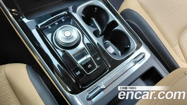 Kia Carnival Generation 4 — Фото автомобиля 12
