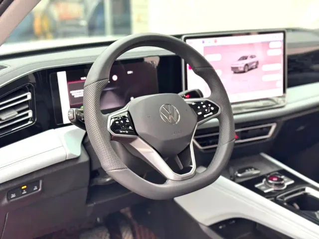 Volkswagen Tiguan L — Фото автомобиля 3