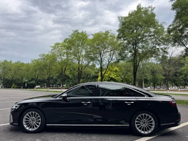Audi A8 — Фото автомобиля 7