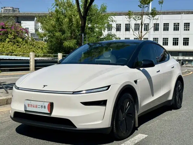 Фотография автомобиля — Tesla Model Y