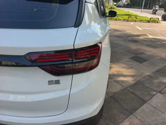 Geely Binyue — Фото автомобиля 7