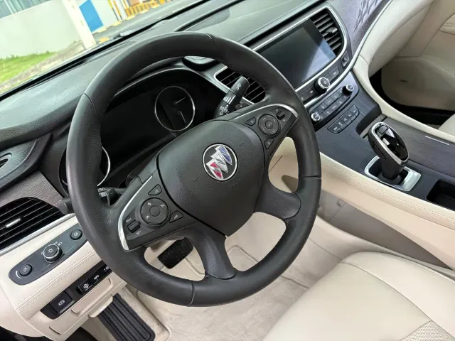 Buick LaCrosse — Фото автомобиля 6