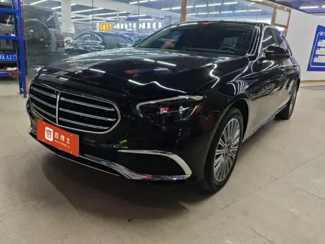 Фотография автомобиля — Mercedes-Benz E-Class