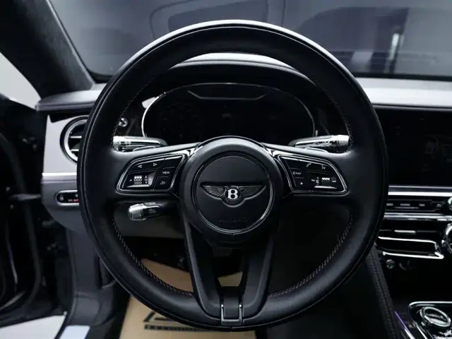 Bentley Flying Spur — Фото автомобиля 14
