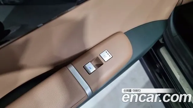 Hyundai Grandeur Grandeur (GN7) 2.5 Бензин 2WD — Фото автомобиля 17