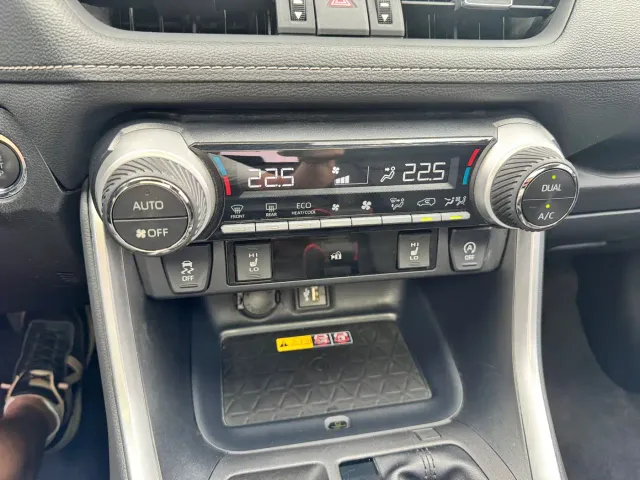 Toyota RAV4 — Фото автомобиля 15