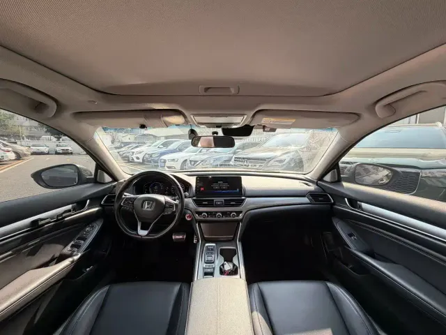 Honda Accord — Фото автомобиля 8