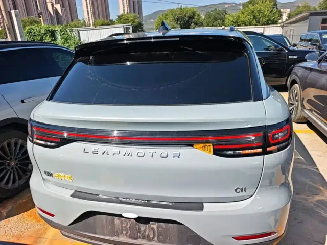 Leapmotor C11 — Фото автомобиля 5