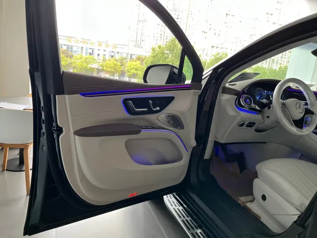 Mercedes-Benz EQS SUV — Фото автомобиля 12