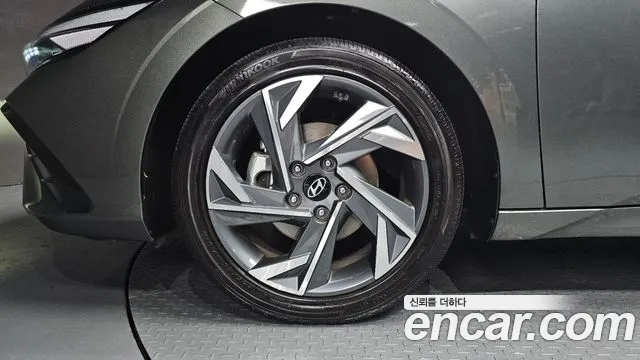 Hyundai AVANTE Новый Avante (CN7) — Фото автомобиля 5