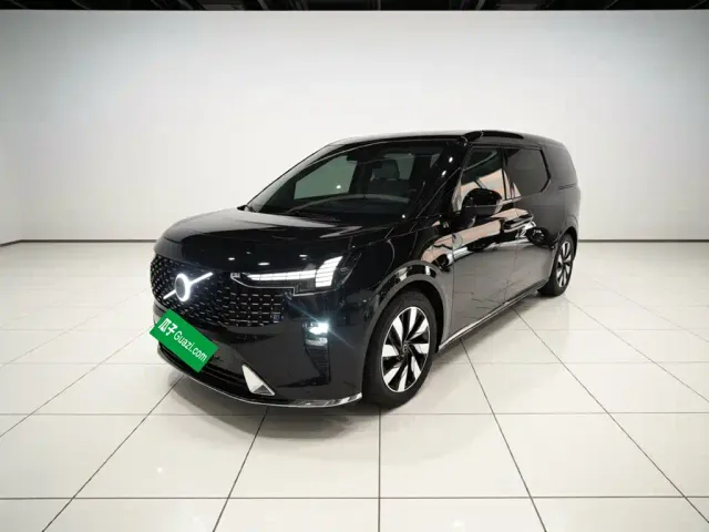 Фотография автомобиля — Volvo EM90