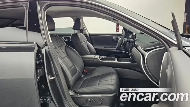 Hyundai Grandeur GN7 — Фото автомобиля 11