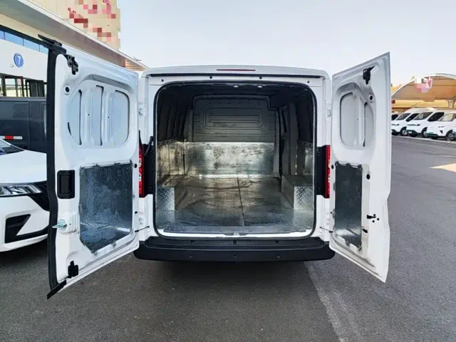 Wuling Yangguang — Фото автомобиля 18