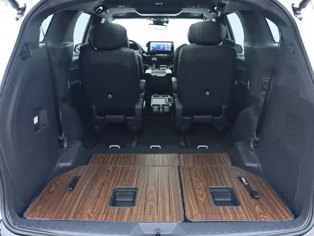 Toyota Sienna — Фото автомобиля 24