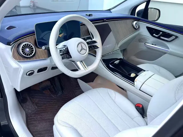 Mercedes-Benz EQE SUV — Фото автомобиля 8