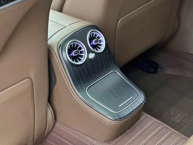 Mercedes-Benz E-Class — Фото автомобиля 9