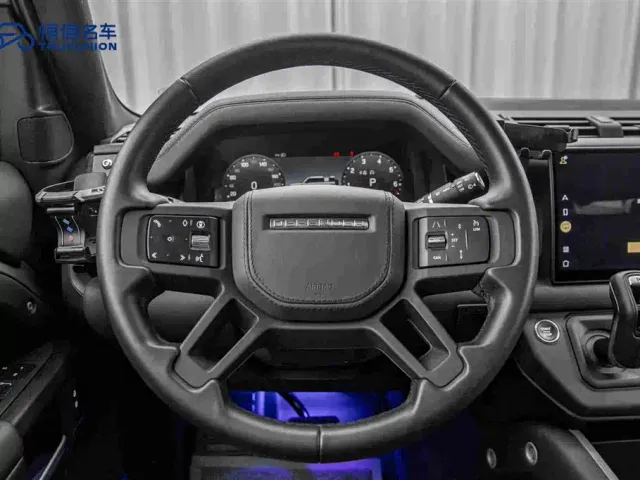 Land Rover Defender — Фото автомобиля 17