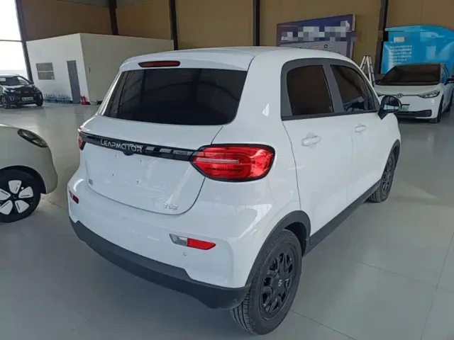 Leapmotor T03 — Фото автомобиля 6