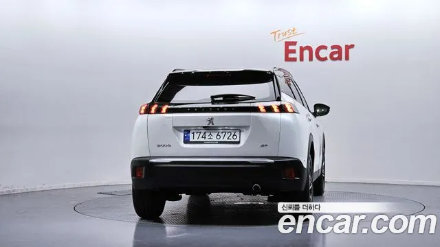 Фотография автомобиля — Peugeot 2008