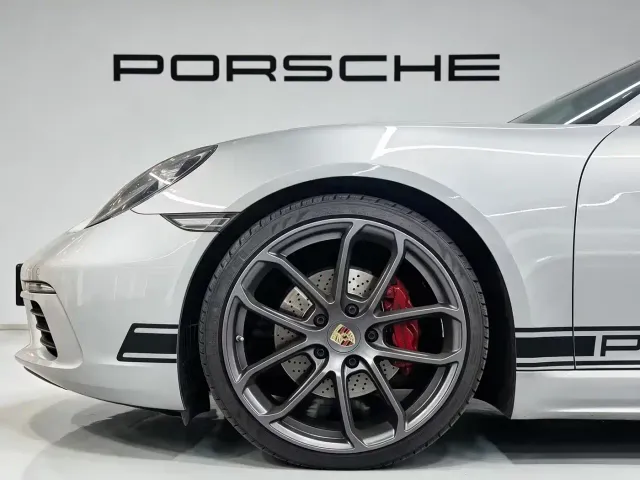 Porsche 718 — Фото автомобиля 10
