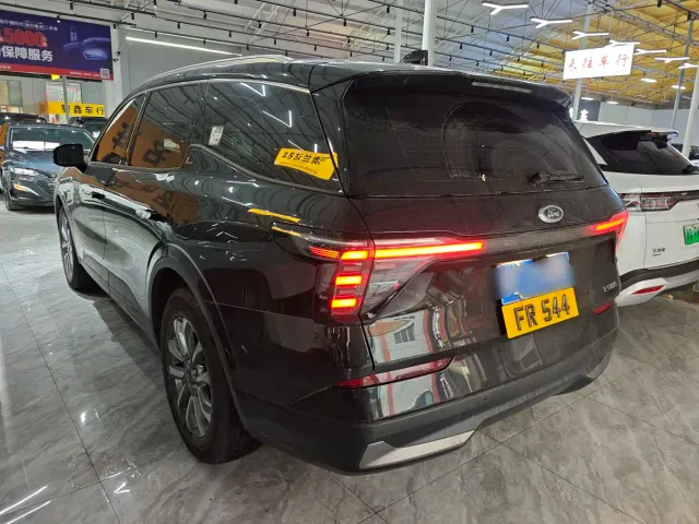 Ford Edge — Фото автомобиля 7