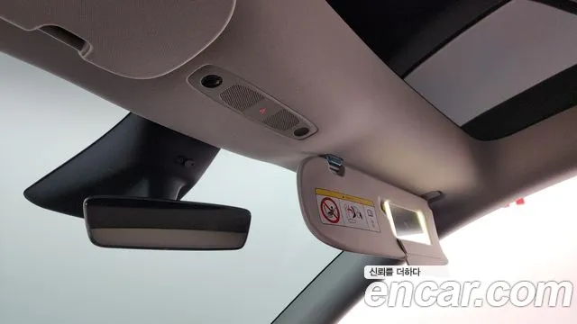 Tesla Model Y — Фото автомобиля 17