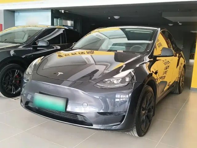Фотография автомобиля — Tesla Model Y