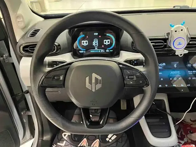 Leapmotor T03 — Фото автомобиля 8